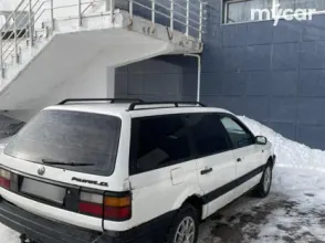 фото Volkswagen Passat 1989 года с пробегом за 1500000 тенге в undefined - фото 4