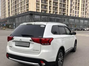 фото Mitsubishi Outlander 2015 года с пробегом за 9500000 тенге в undefined - фото 4
