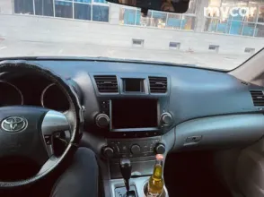 фото Toyota Highlander 2011 года с пробегом за 10700000 тенге в undefined - фото 3