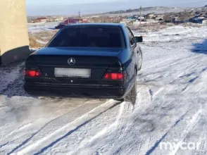 фото Mercedes-Benz E-Класс 1989 года с пробегом за 1150000 тенге в undefined - фото 3