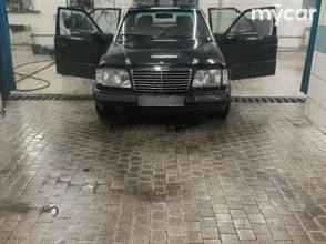 фото Mercedes-Benz E-Класс 1991 года с пробегом за 2000000 тенге в undefined - фото 2