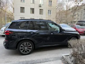 фото BMW X5 2023 года с пробегом за 65000000 тенге в undefined - фото 2