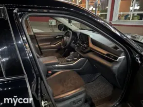 фото Toyota Highlander 2020 года с пробегом за 20000000 тенге в undefined - фото 4