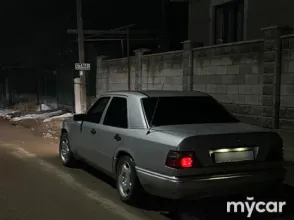 фото Mercedes-Benz E-Класс 1995 года с пробегом за 2150000 тенге в undefined - фото 4