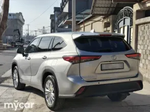 фото Toyota Highlander 2020 года с пробегом за 23800000 тенге в undefined - фото 4