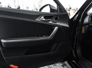 фото Kia Stinger 2017 года с пробегом за 12000000 тенге в undefined - фото 2