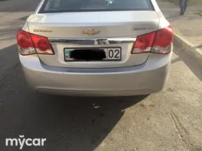 фото Chevrolet Cruze 2011 года с пробегом за 4500000 тенге в undefined - фото 4