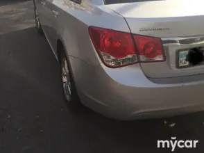 фото Chevrolet Cruze 2011 года с пробегом за 4500000 тенге в undefined - фото 2