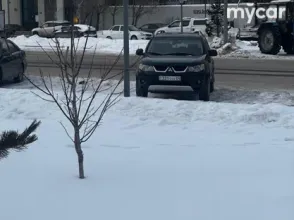 фото Mitsubishi Outlander 2008 года с пробегом за 6500000 тенге в undefined - фото 1