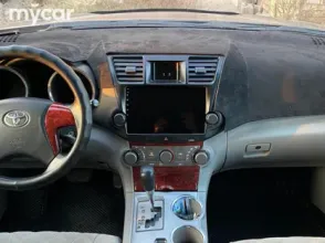 фото Toyota Highlander 2008 года с пробегом за 8900000 тенге в undefined - фото 4