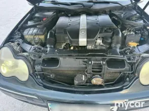 фото Mercedes-Benz C-Класс 2003 года с пробегом за 2600000 тенге в undefined - фото 3