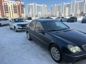 фото Mercedes-Benz C-Класс 2003 года с пробегом за 2600000 тенге в undefined - фото 2