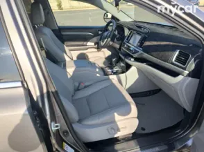 фото Toyota Highlander 2017 года с пробегом за 14500000 тенге в undefined - фото 3