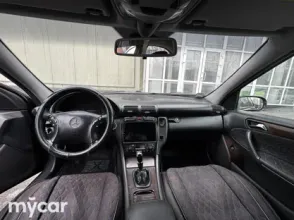 фото Mercedes-Benz C-Класс 2003 года с пробегом за 2600000 тенге в undefined - фото 3