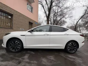 фото JAC J7 2024 года с пробегом за 7200000 тенге в undefined - фото 2