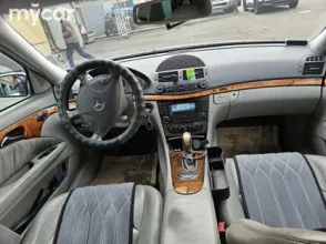 фото Mercedes-Benz E-Класс 2004 года с пробегом за 5800000 тенге в undefined - фото 4