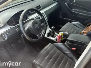 фото Volkswagen Passat 2010 года с пробегом за 4600000 тенге в undefined - фото 3