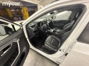 фото Toyota RAV4 2021 года с пробегом за 17000000 тенге в undefined - фото 2