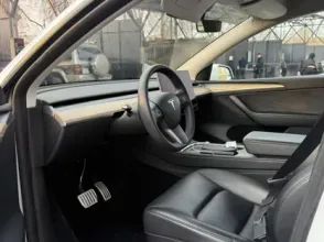 фото Tesla Model Y 2023 года с пробегом за 14000000 тенге в undefined - фото 2