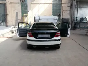 фото Mercedes-Benz C-Класс 2005 года с пробегом за 2800000 тенге в undefined - фото 3