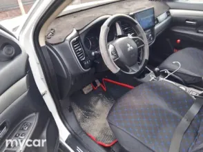 фото Mitsubishi Outlander 2013 года с пробегом за 7200000 тенге в undefined - фото 4