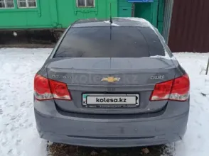 фото Chevrolet Cruze 2015 года с пробегом за 4300000 тенге в undefined - фото 4