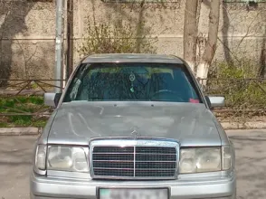 фото Mercedes-Benz E-Класс 1992 года с пробегом за 850000 тенге в undefined - фото 1