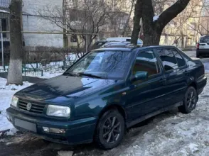 фото Volkswagen Vento 1995 года с пробегом за 1800000 тенге в undefined - фото 1