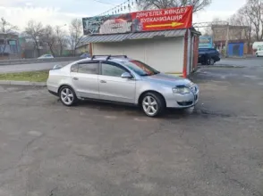 фото Volkswagen Passat 2007 года с пробегом за 3600000 тенге в undefined - фото 4