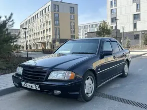 фото Mercedes-Benz C-Класс 1997 года с пробегом за 3000000 тенге в undefined - фото 4