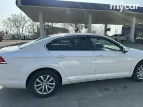 фото Volkswagen Passat 2017 года с пробегом за 9000000 тенге в undefined - фото 4