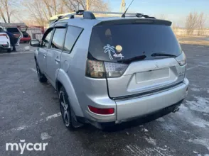 фото Mitsubishi Outlander 2007 года с пробегом за 4000000 тенге в undefined - фото 4