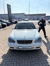 фото Mercedes-Benz C-Класс 2005 года с пробегом за 3300000 тенге в undefined - фото 2