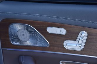 фото Mercedes-Benz GLS 2021 года с пробегом за 49990000 тенге в undefined - фото 4