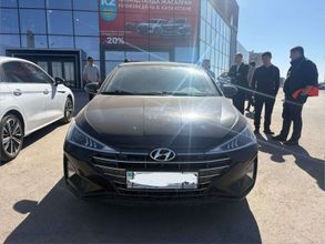 фото Hyundai Elantra 2019 года с пробегом за 10000000 тенге в undefined - фото 4
