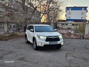 фото Toyota Highlander 2014 года с пробегом за 15300000 тенге в undefined - фото 2