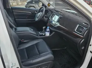 фото Toyota Highlander 2014 года с пробегом за 15000000 тенге в undefined - фото 3