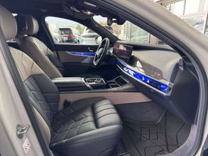 фото BMW i7 2023 года с пробегом за 83000000 тенге в undefined - фото 3