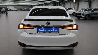 фото Lexus ES 2022 года с пробегом за 19750000 тенге в undefined - фото 4