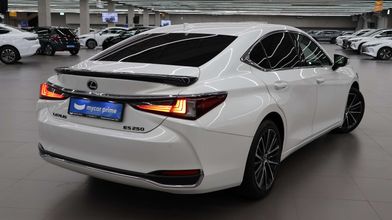 фото Lexus ES 2022 года с пробегом за 19750000 тенге в undefined - фото 3