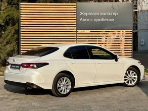 фото Toyota Camry 2023 года с пробегом за 16590000 тенге в undefined - фото 4