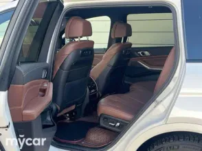 фото BMW X7 2021 года с пробегом за 43750000 тенге в undefined - фото 3