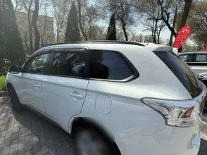 фото Mitsubishi Outlander 2013 года с пробегом за 6000000 тенге в undefined - фото 3