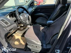 фото Mitsubishi Outlander 2007 года с пробегом за 4500000 тенге в undefined - фото 4