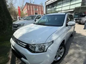 фото Mitsubishi Outlander 2013 года с пробегом за 6000000 тенге в undefined - фото 1