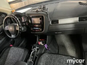 фото Mitsubishi Outlander 2015 года с пробегом за 10000000 тенге в undefined - фото 2