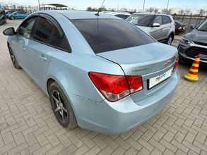 фото Chevrolet Cruze 2013 года с пробегом за 4000000 тенге в undefined - фото 3