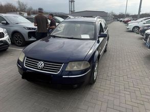 фото Volkswagen Passat 2003 года с пробегом за 3800000 тенге в undefined - фото 1