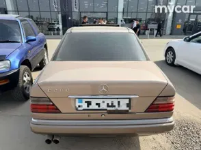 фото Mercedes-Benz E-Класс 1994 года с пробегом за 2000000 тенге в undefined - фото 2