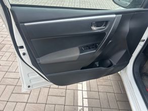 фото Toyota Corolla 2017 года с пробегом за 7200000 тенге в undefined - фото 4